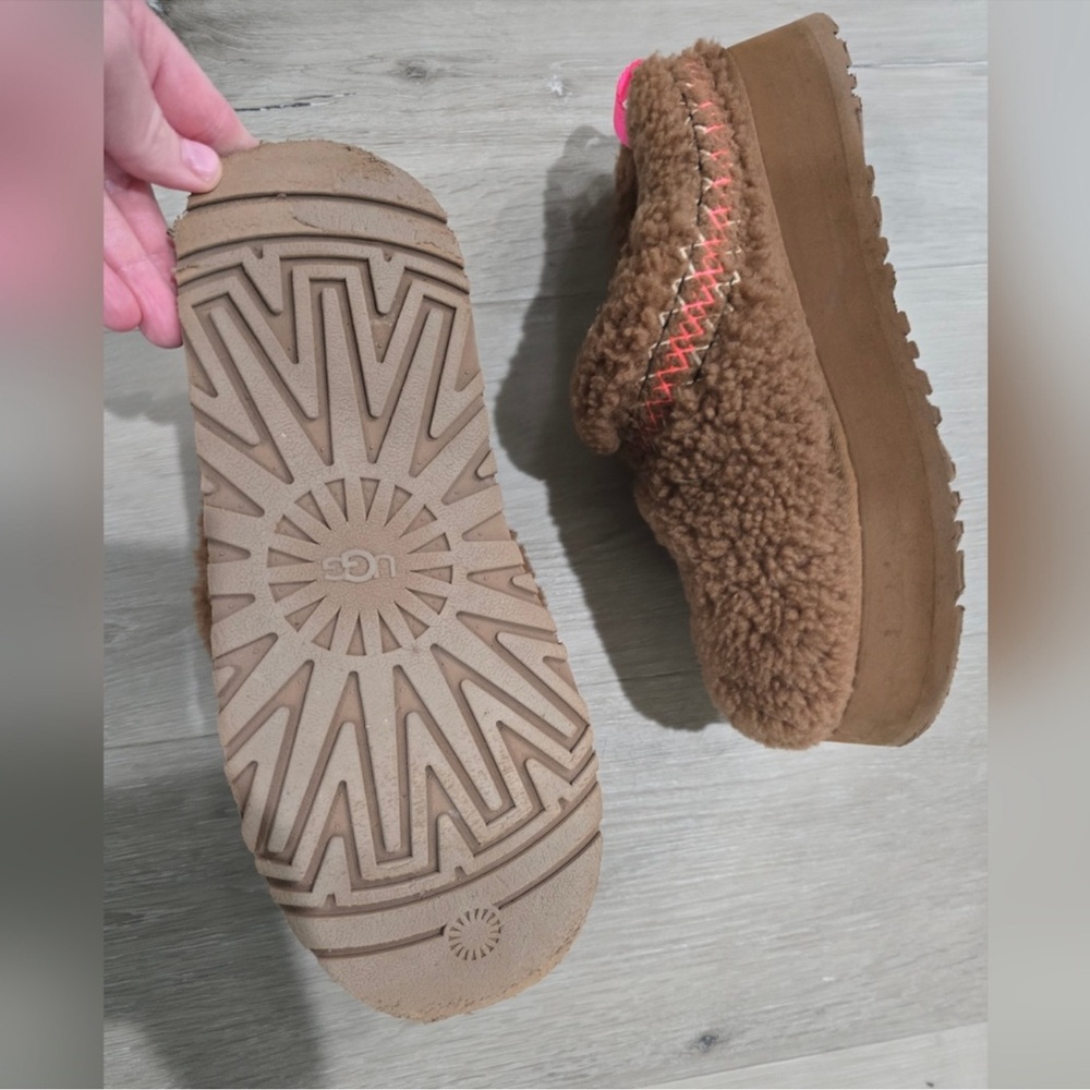 UGG Tazz Slipper Heritage Braid Hardwood (Women’s) Size 9 - Picture 14 of 14